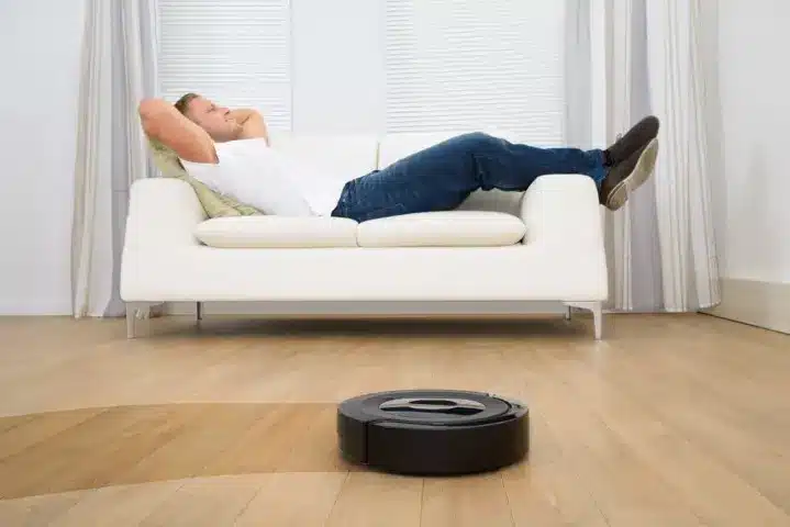 Robotstøvsuger Test 2026 → Se De 10 Bedste Robotstøvsugere